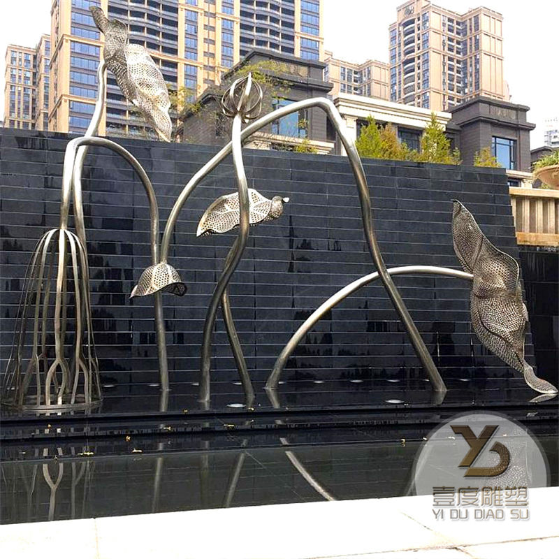 大型不锈钢雕塑厂家定制镜面几何鹿鲲户外园林景观广场房地产金属